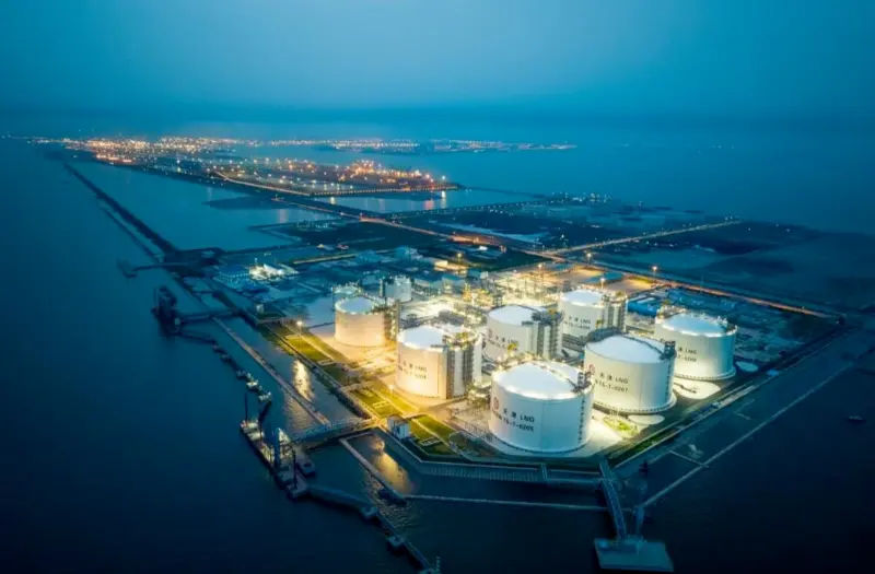 Promover a renovação de antigas instalações petroquímicas e químicas